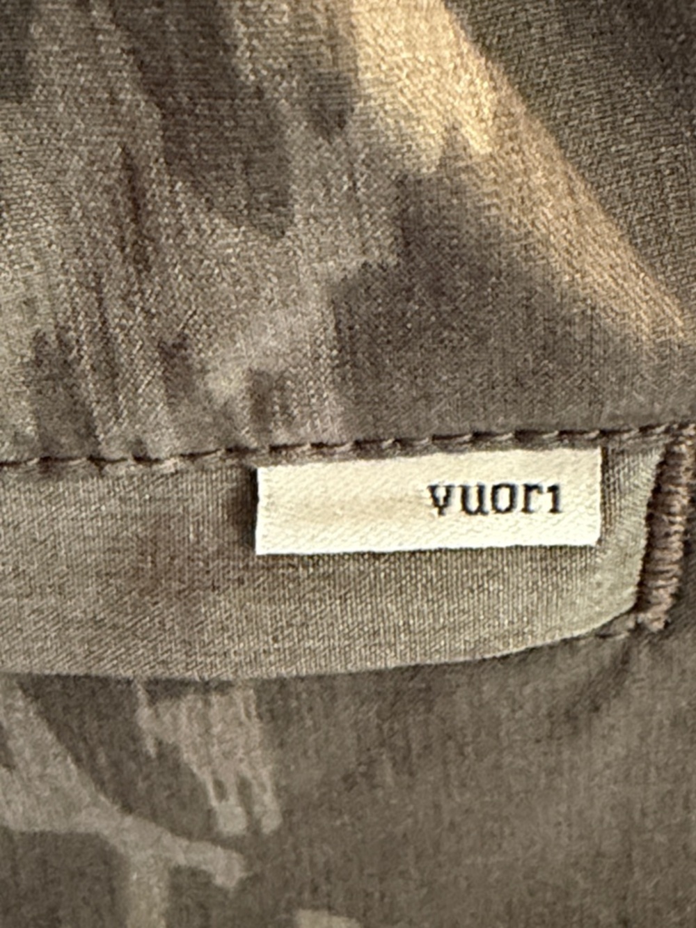 1304109 Vuori Men's Dark Grey Green Camo Athletic Shorts SZ 34-36 EUC - Picture 9 of 11